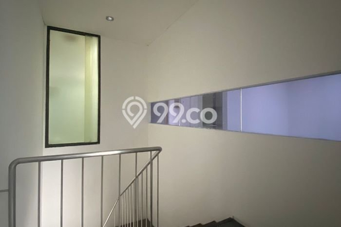 Rumah Luxury Modern Tanpa Renovasi di Jati Padang Jakarta Selatan Rumah Luxury Modern Tanpa Renovasi di Jati Padang Jakarta Selatan