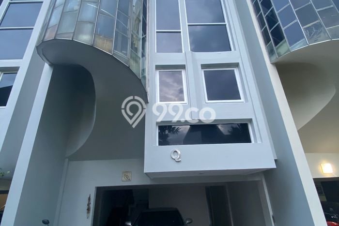 Rumah Luxury Modern Tanpa Renovasi di Jati Padang Jakarta Selatan Rumah Luxury Modern Tanpa Renovasi di Jati Padang Jakarta Selatan