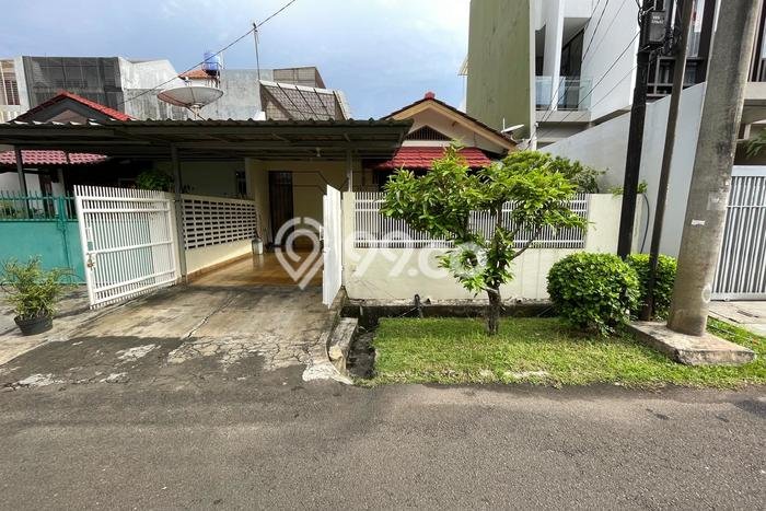 Rumah Elit Modern Siap Huni di Puri Indah Jakarta Barat Rumah Elit Modern Siap Huni di Puri Indah Jakarta Barat