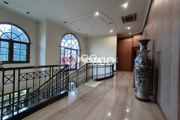 Jual Rumah Luas Megah Dengan View Cantik di Kedoya Baru, Jakarta Barat Jual Rumah Luas Megah Dengan View Cantik di Kedoya Baru, Jakarta Barat
