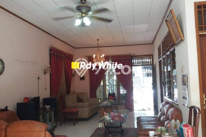 Rumah Elit LB 250m2 Siap Pakai Desain Elegan di Tomang, Jakarta Barat Rumah Elit LB 250m2 Siap Pakai Desain Elegan di Tomang, Jakarta Barat