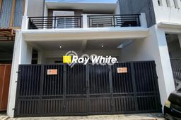 Rumah Strategis Modern Lb 130m2 di Larangan, Tangerang Rumah Strategis Modern Lb 130m2 di Larangan, Tangerang