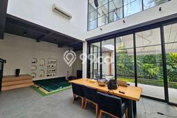 Rumah Strategis Cinere, Jakarta Selatan, LT 295m² LB 300m² Rumah Strategis Cinere, Jakarta Selatan, LT 295m² LB 300m²