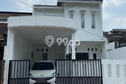 Rumah Strategis dengan 3 Kamar Tidur di Lokasi Cirendeu, Jakarta Selatan Rumah Strategis dengan 3 Kamar Tidur di Lokasi Cirendeu, Jakarta Selatan