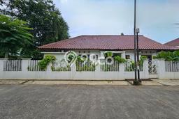 Ready to Use! Luxury House LT 816m2 Desain Modern di Kemang Ready to Use! Luxury House LT 816m2 Desain Modern di Kemang
