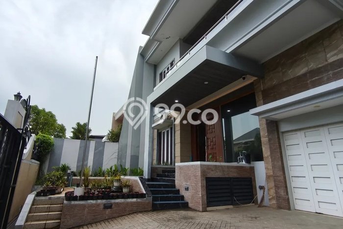 Rumah Elit Modern Tanpa Renovasi di Graha Padma Semarang Rumah Elit Modern Tanpa Renovasi di Graha Padma Semarang
