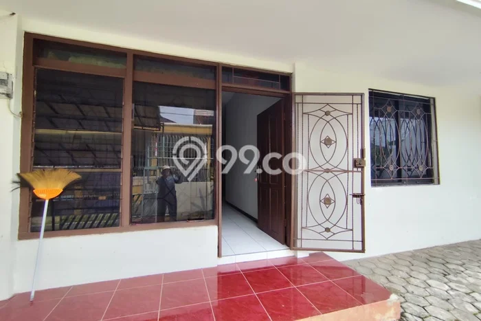 Rumah Sewa Semarang LT 240m2 LB 200m2 Area Tanah Mas Rumah Sewa Semarang LT 240m2 LB 200m2 Area Tanah Mas