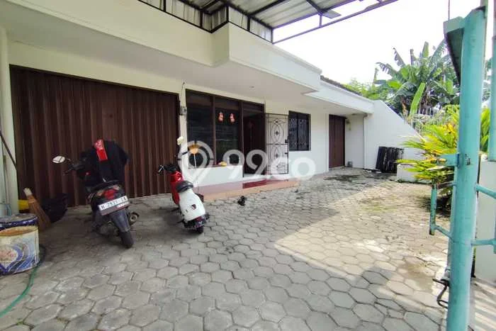 Rumah Sewa Semarang LT 240m2 LB 200m2 Area Tanah Mas Rumah Sewa Semarang LT 240m2 LB 200m2 Area Tanah Mas