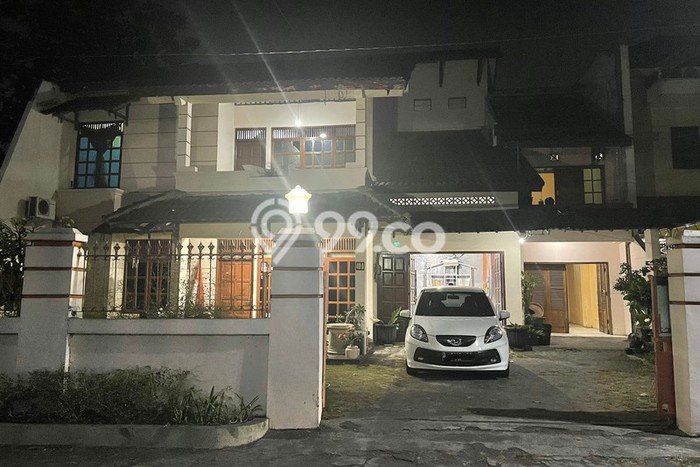 Hunian Elit LB 800m2 Siap Pakai Desain Elegan di Condong Catur, Sleman Hunian Elit LB 800m2 Siap Pakai Desain Elegan di Condong Catur, Sleman