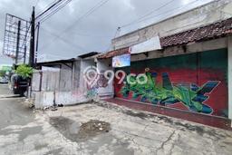 Lahan Dijual Lokasi Strategis di Sleman dengan Luas 303m2 Lahan Dijual Lokasi Strategis di Sleman dengan Luas 303m2