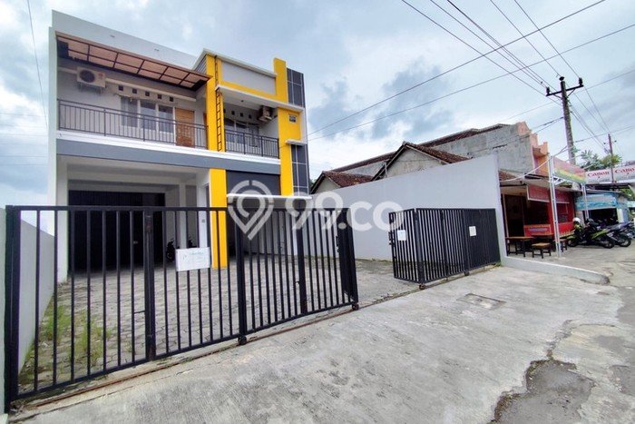 Unit Ruko Paling Strategis di Gamping Sleman dengan LB 334m2 Unit Ruko Paling Strategis di Gamping Sleman dengan LB 334m2