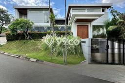 Rumah Elit LB 654m2 Siap Huni Desain Elegan di Pondok Indah, Jakarta Selatan Rumah Elit LB 654m2 Siap Huni Desain Elegan di Pondok Indah, Jakarta Selatan
