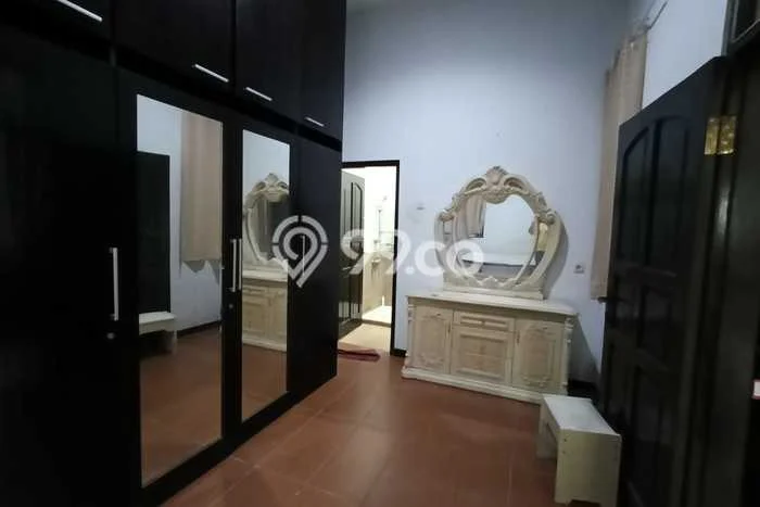 Rumah Kontrakan Jakarta Barat LT 150m2 LB 200m2 Area Taman Meruya Rumah Kontrakan Jakarta Barat LT 150m2 LB 200m2 Area Taman Meruya