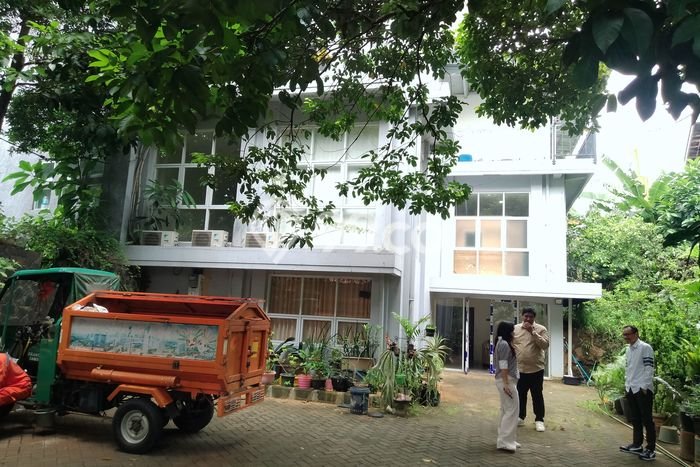 Untuk Dijual Kantor di Jagakarsa Jakarta Selatan LT 1750m2 / LB 600m2 Untuk Dijual Kantor di Jagakarsa Jakarta Selatan LT 1750m2 / LB 600m2