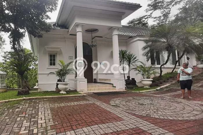 Ready to Use! Premium House LT 1057m2 Desain Elegan di Cijayanti Ready to Use! Premium House LT 1057m2 Desain Elegan di Cijayanti