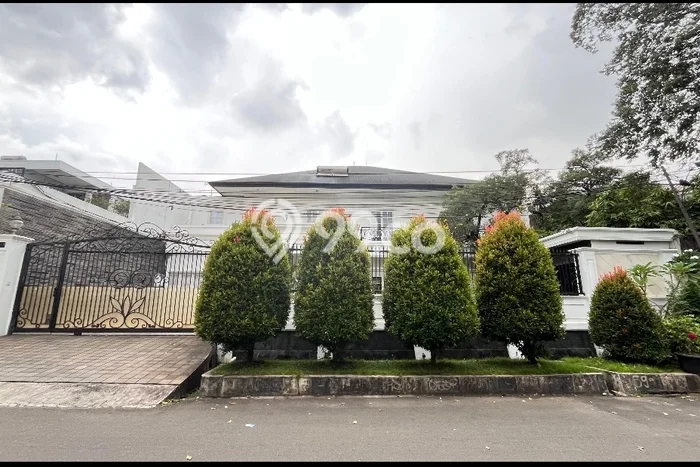 Dijual Rumah Premium dengan Fasilitas Sekitar Komplit di Kebon Jeruk, Jakarta Barat Dijual Rumah Premium dengan Fasilitas Sekitar Komplit di Kebon Jeruk, Jakarta Barat