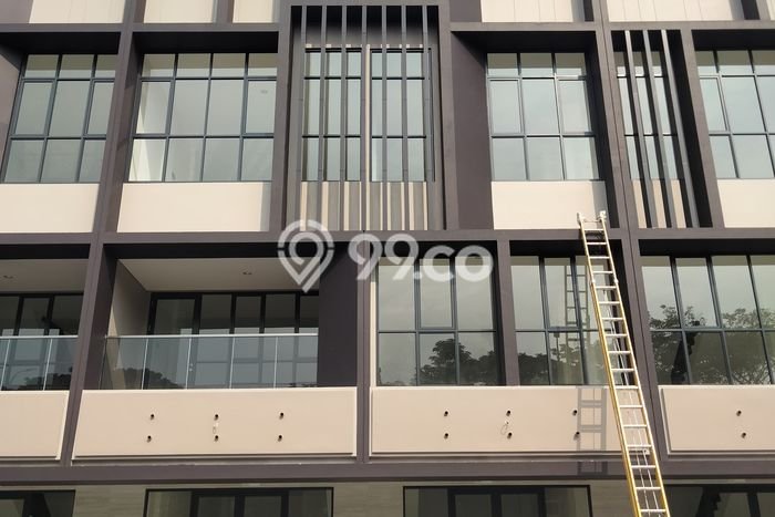 Ruko Area Premium Kawasan BSD, Luas 156m², Akses Utama Ruko Area Premium Kawasan BSD, Luas 156m², Akses Utama