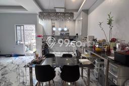 Dijual Rumah Mewah Elegan Dengan View Cantik di Gading Serpong, Tangerang Dijual Rumah Mewah Elegan Dengan View Cantik di Gading Serpong, Tangerang