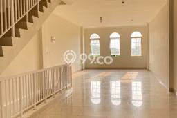 Ruko Lokasi Premium di Green Lake City, Luas 286m², For Rent Ruko Lokasi Premium di Green Lake City, Luas 286m², For Rent