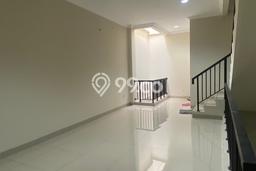 Disewakan Ruko Premium Kawasan Green Lake City, Luas 286m², Jalan Utama Disewakan Ruko Premium Kawasan Green Lake City, Luas 286m², Jalan Utama