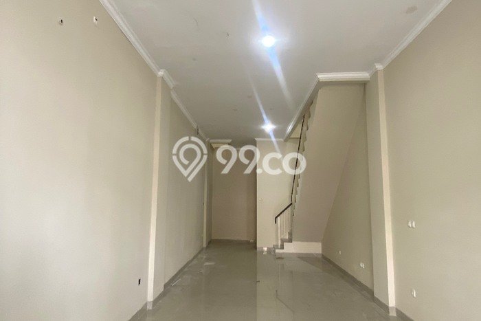Disewakan Ruko Kawasan Green Lake City, Luas 286m², Pusat Niaga Disewakan Ruko Kawasan Green Lake City, Luas 286m², Pusat Niaga