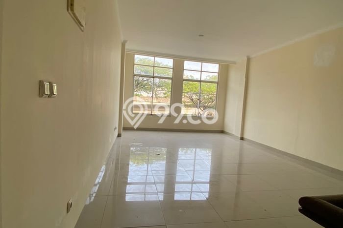 FOR RENT! Ruko di Green Lake City Cocok untuk Bisnis 286m2 FOR RENT! Ruko di Green Lake City Cocok untuk Bisnis 286m2