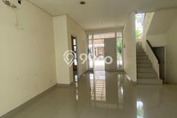 UNIT LANGKA! Rumah di Green Lake City, 3 KT, Pemandangan Kota, Luas 144m² Bangunan 147m² UNIT LANGKA! Rumah di Green Lake City, 3 KT, Pemandangan Kota, Luas 144m² Bangunan 147m²