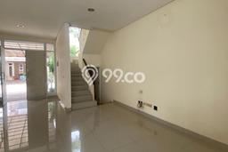 RARE UNIT! Rumah kawasan Green Lake City, 3 KM, View Kota, LT 144m² LB 147m² RARE UNIT! Rumah kawasan Green Lake City, 3 KM, View Kota, LT 144m² LB 147m²