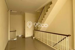 Ruko Disewakan di Green Lake City, Luas 286m², Lokasi Premium Ruko Disewakan di Green Lake City, Luas 286m², Lokasi Premium