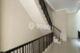AREA BERKEMBANG! Ruko For Rent di Green Lake City, Luas 286m², Ready Operasional AREA BERKEMBANG! Ruko For Rent di Green Lake City, Luas 286m², Ready Operasional