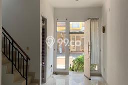 Disewakan Rumah Harga Terjangkau di Green Lake City Jakarta Barat Punya 3 Kamar Tidur Disewakan Rumah Harga Terjangkau di Green Lake City Jakarta Barat Punya 3 Kamar Tidur