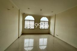 Dijual Ruko Kawasan Strategis di Green Lake City, Luas 286m², Jalan Utama Dijual Ruko Kawasan Strategis di Green Lake City, Luas 286m², Jalan Utama