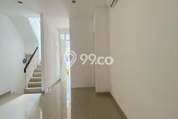 Disewakan! Rumah 3 Kamar Tidur &
3 Kamar Mandi di Green Lake City, Jakarta Barat Disewakan! Rumah 3 Kamar Tidur &
3 Kamar Mandi di Green Lake City, Jakarta Barat