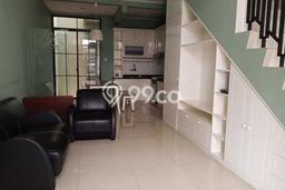 Disewakan! Rumah 2 Kamar Tidur &
2 Kamar Mandi di Green Lake City, Jakarta Barat Disewakan! Rumah 2 Kamar Tidur &
2 Kamar Mandi di Green Lake City, Jakarta Barat