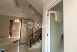 SPECIAL RATE! Rumah area Green Lake City, 3 KT, Lingkungan Sejuk, LT 200m² Bangunan 230m² SPECIAL RATE! Rumah area Green Lake City, 3 KT, Lingkungan Sejuk, LT 200m² Bangunan 230m²