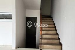 Rumah Nyaman 5 KT LB 550m2 Kondisi Bagus di Pantai Indah Kapuk Rumah Nyaman 5 KT LB 550m2 Kondisi Bagus di Pantai Indah Kapuk