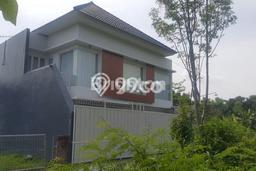 HUNIAN BERKELAS! Rumah Premium Gentan, Solo, Luas Tanah 182m² LB 200m² HUNIAN BERKELAS! Rumah Premium Gentan, Solo, Luas Tanah 182m² LB 200m²