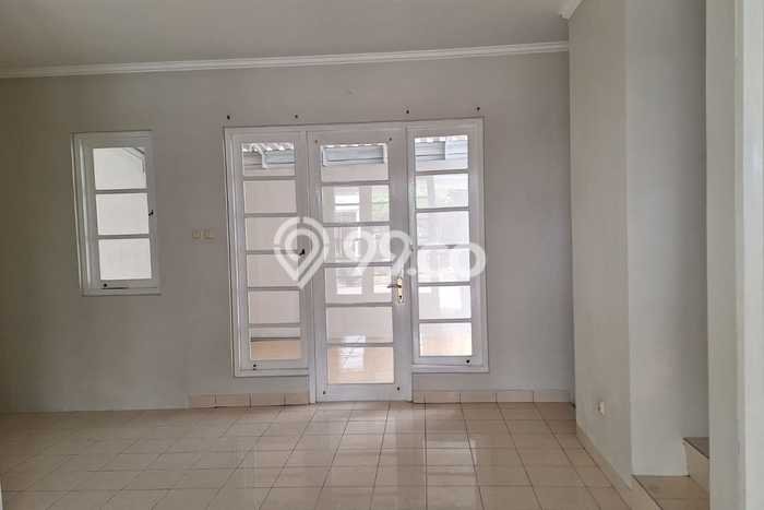 Rumah Kontrakan Jakarta Timur LT 120m2 LB 135m2 Area Kota Wisata Rumah Kontrakan Jakarta Timur LT 120m2 LB 135m2 Area Kota Wisata