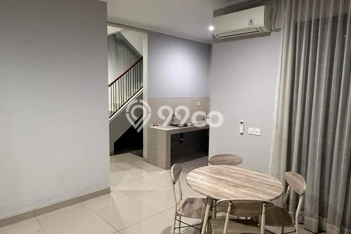 Disewakan! Rumah 3 Kamar Tidur &
2 Kamar Mandi di Kota Wisata, Jakarta Timur Disewakan! Rumah 3 Kamar Tidur &
2 Kamar Mandi di Kota Wisata, Jakarta Timur