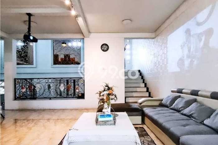 Jual Rumah Luas Elegan Dengan View Eksklusif di Jatikarya, Bekasi Jual Rumah Luas Elegan Dengan View Eksklusif di Jatikarya, Bekasi
