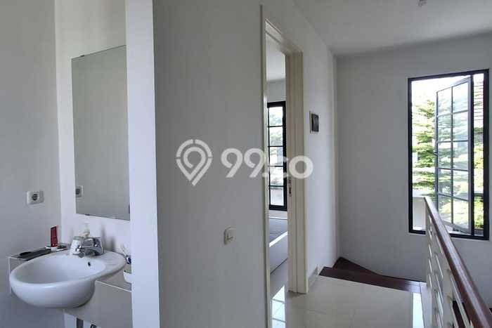 Disewakan! Rumah 2 Kamar Tidur &
2 Kamar Mandi di Kebraon, Surabaya Disewakan! Rumah 2 Kamar Tidur &
2 Kamar Mandi di Kebraon, Surabaya