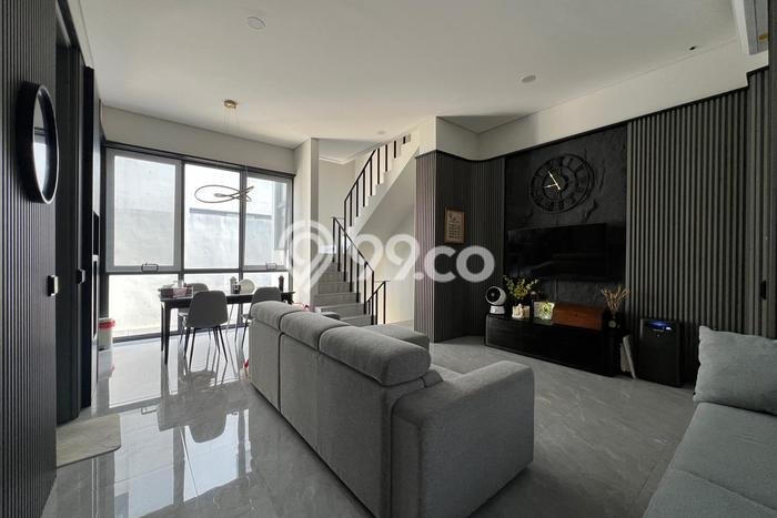 Rumah Elit LB 171m2 Siap Huni Desain Elegan di BSD Green Wich, Tangerang Rumah Elit LB 171m2 Siap Huni Desain Elegan di BSD Green Wich, Tangerang
