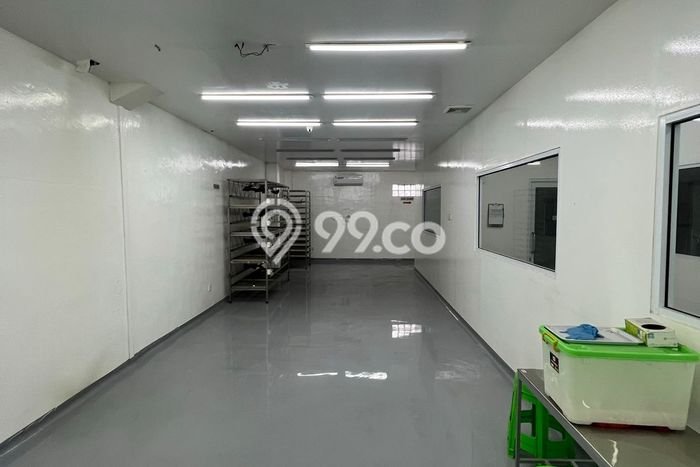 LOKASI STRATEGIS! Gudang di Duri Kosambi, Luas 1000m², Keramaian Tinggi LOKASI STRATEGIS! Gudang di Duri Kosambi, Luas 1000m², Keramaian Tinggi