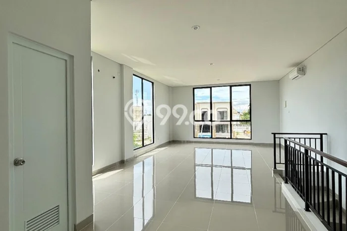 Ruko Dijual di Tangerang LT 82m2 & LB 181m2 Lokasi Terbaik! Ruko Dijual di Tangerang LT 82m2 & LB 181m2 Lokasi Terbaik!
