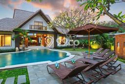 AREA KOMERSIAL! Hotel di Seminyak, Luas 3150m², Akses Utama AREA KOMERSIAL! Hotel di Seminyak, Luas 3150m², Akses Utama