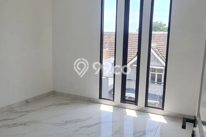 Rumah Modern Minimalis 4 KT Siap Huni di Cengkareng Rumah Modern Minimalis 4 KT Siap Huni di Cengkareng