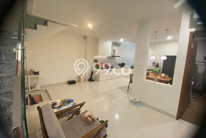 Rumah Mewah LB 250m2 Siap Pakai Desain Elegan di Taman Palem, Jakarta Barat Rumah Mewah LB 250m2 Siap Pakai Desain Elegan di Taman Palem, Jakarta Barat