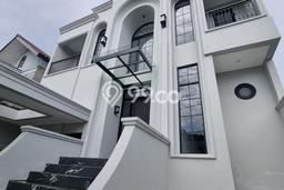 Kesempatan Investasi di Pusat Kota Sektor 3 - Bintaro, Jakarta Selatan - 6 Kamar Tidur Kesempatan Investasi di Pusat Kota Sektor 3 - Bintaro, Jakarta Selatan - 6 Kamar Tidur