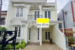 Rumah Luxury Modern Tanpa Renovasi di Pondok Ranji Tangerang Selatan Rumah Luxury Modern Tanpa Renovasi di Pondok Ranji Tangerang Selatan