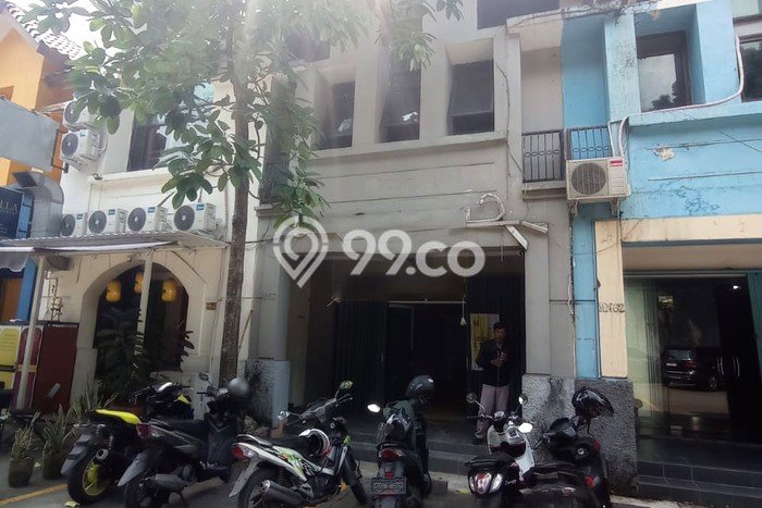 Ruko Dijual di Tangerang Selatan LT 75m2 & LB 138m2 Lokasi Terbaik! Ruko Dijual di Tangerang Selatan LT 75m2 & LB 138m2 Lokasi Terbaik!